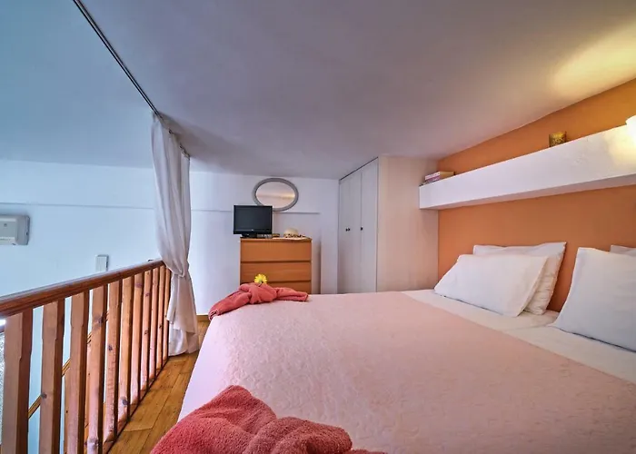 Elle Sweet Old Town Ретимно