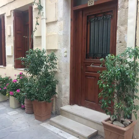 Elle Sweet Old Town Apartment *
